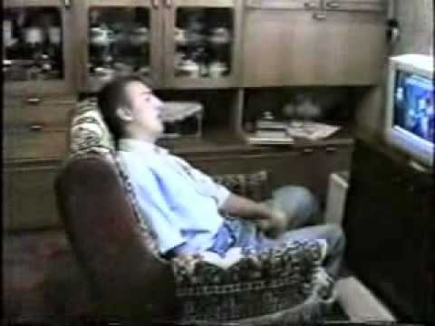 хлопець з ДЦП підкорив комп'ютер ногами (Архів 2003) хлопець з ДЦП підкорив комп'ютер ногами (Архів 2003)